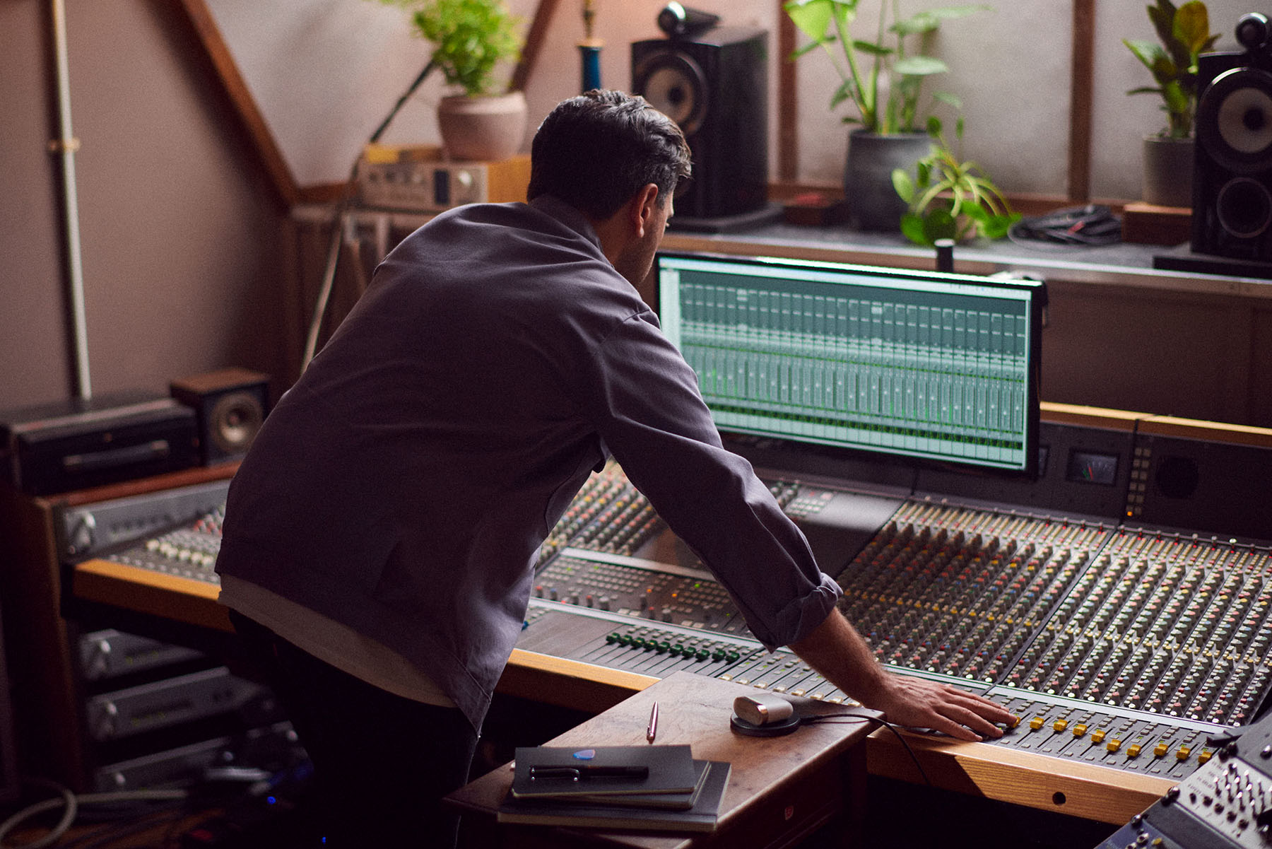 201113_BOWERSWILKINS_03_0044